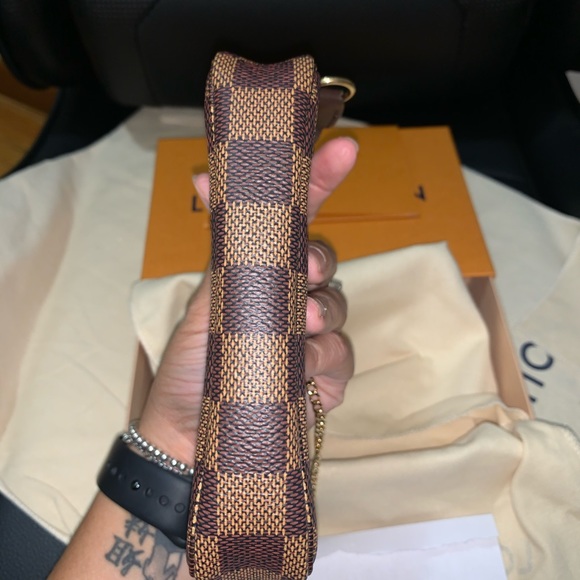 Authentic and brand new mini pouchette - Picture 5 of 7